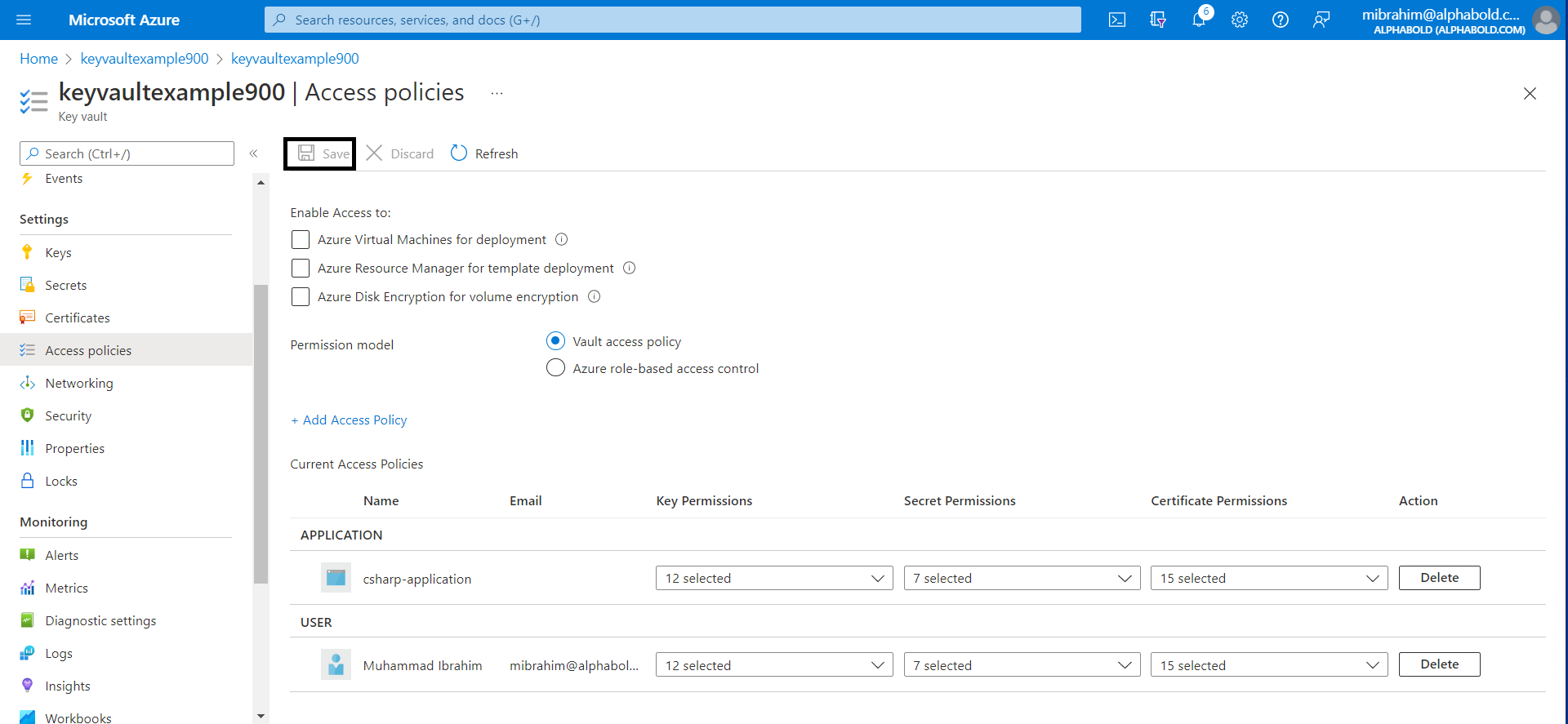 Infographics show the Azure Active Directory application - Azure Key Vault